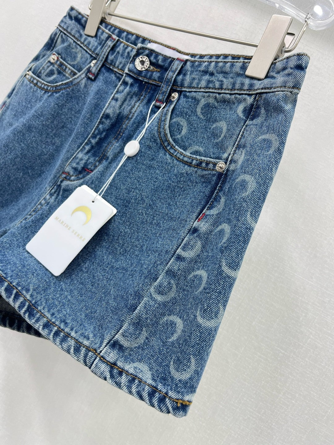 High-end fashionable denim shorts