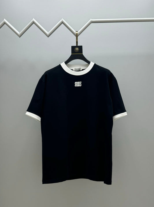 Classic crew neck T-shirt