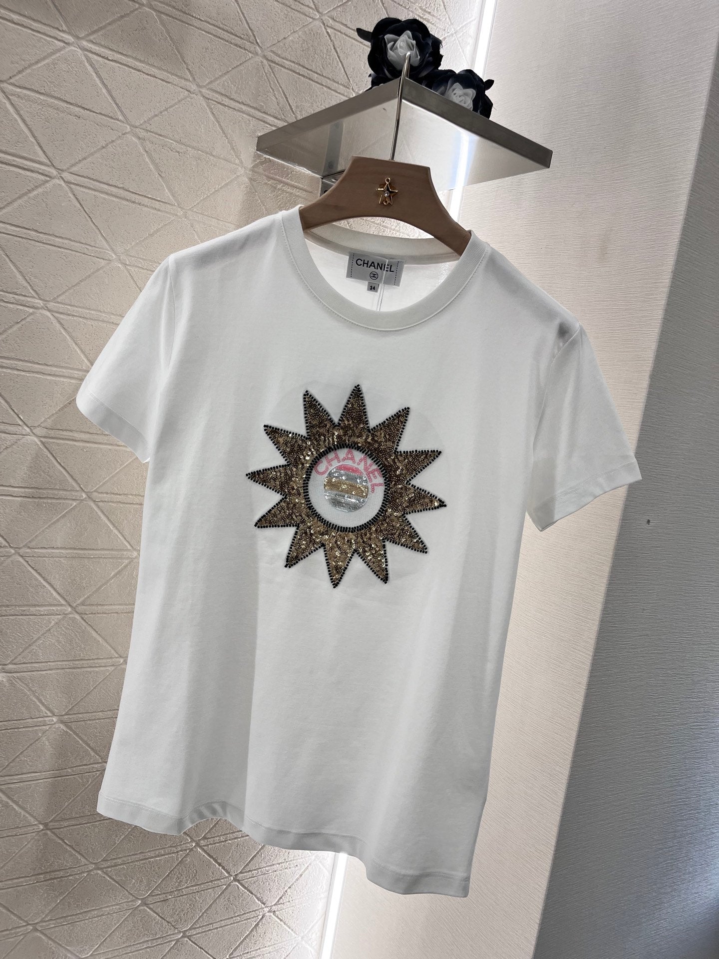 Sequined sunflower simple and fashionable T-shirt