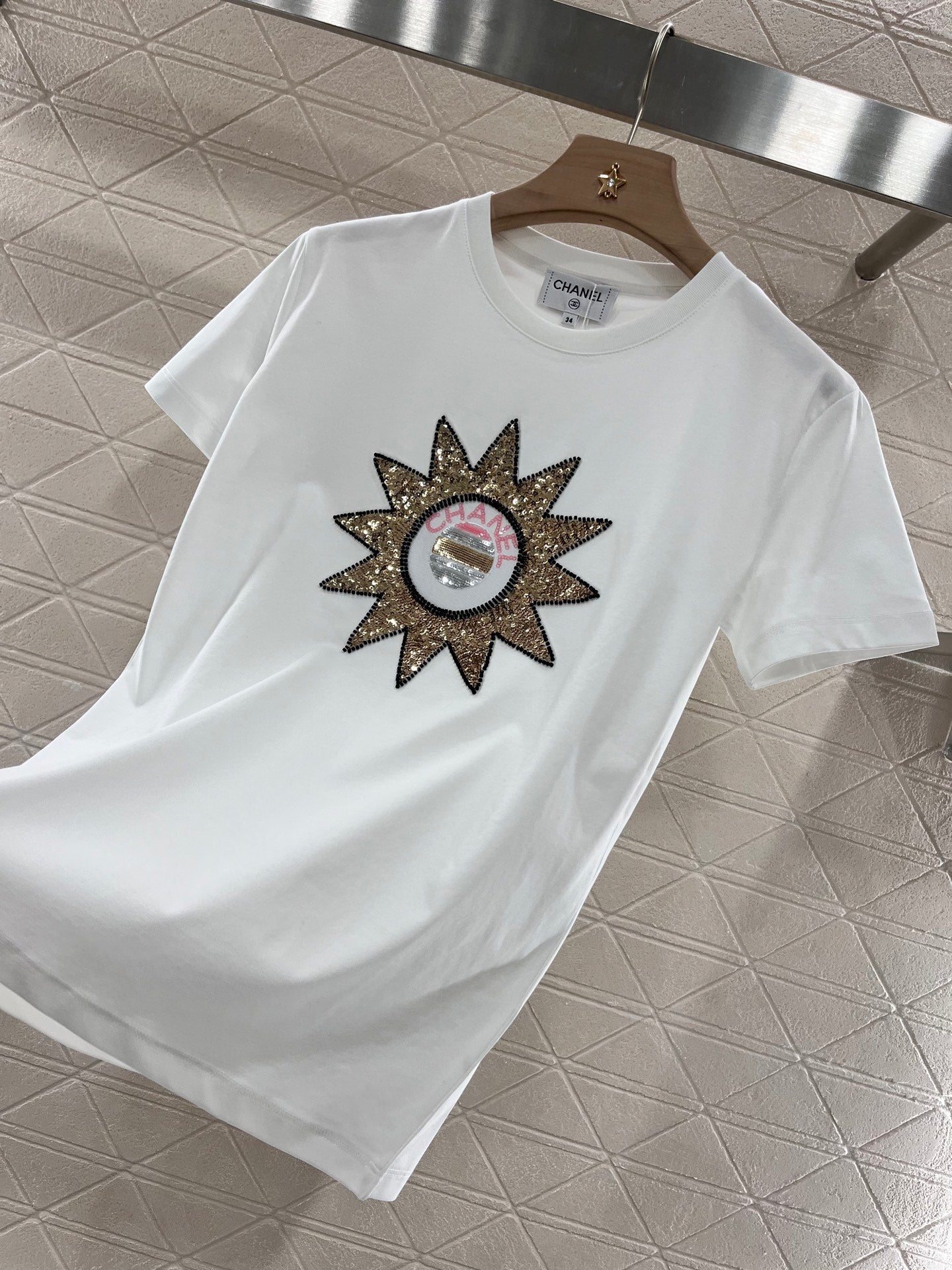 Sequined sunflower simple and fashionable T-shirt