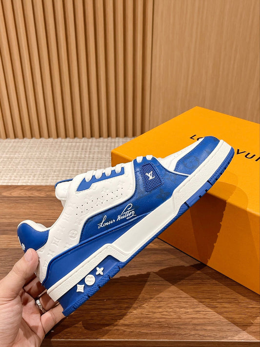 Couple's 𝘁𝗿𝗮𝗶𝗻𝗲𝗿 series latest sports shoes