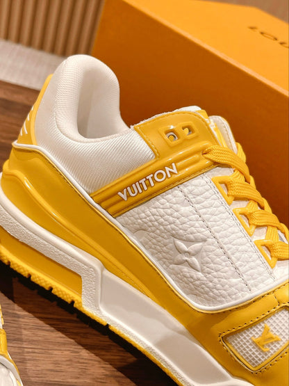 Couple's 𝘁𝗿𝗮𝗶𝗻𝗲𝗿 series latest sports shoes